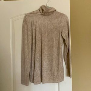 Tan/Cream Size LARGE rayon long sleeve turtle neck top